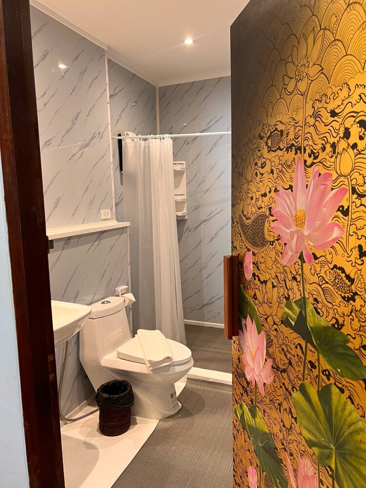 No8 Double Suite, Rainbow Arokaya Welnes