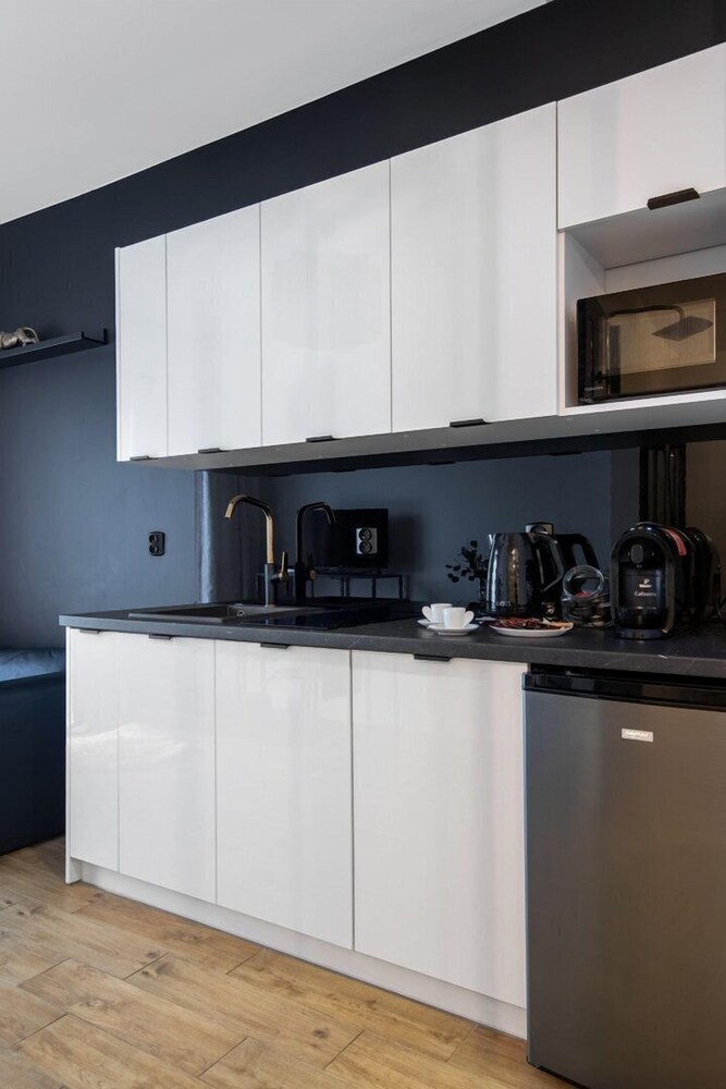 Adler Apartments