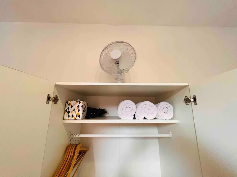 Private Rooms for 7 People With Bathroom