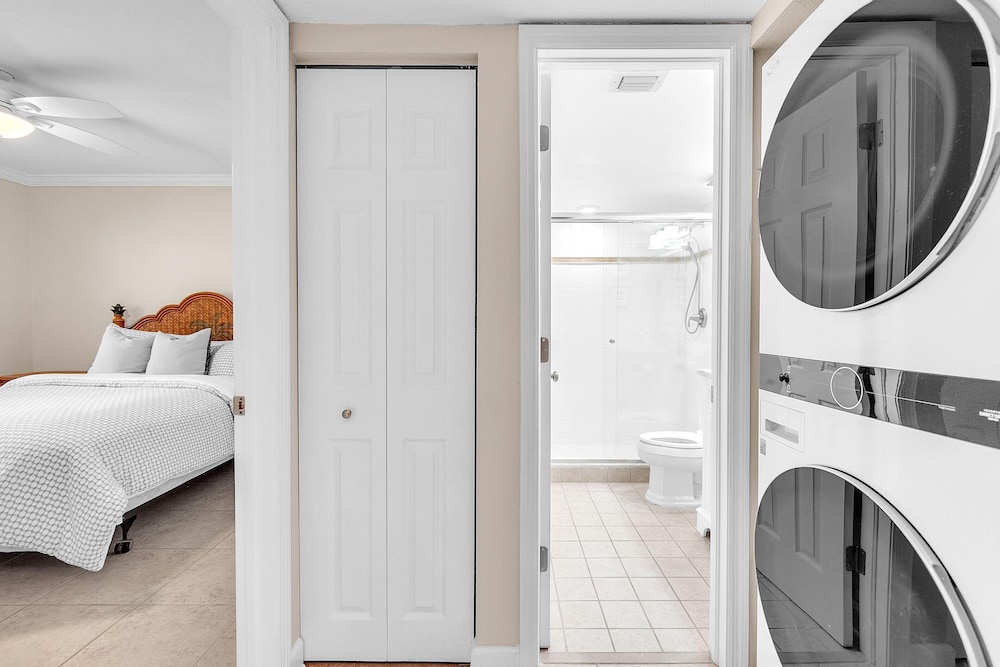 Land's End 11-306 Beach Front - Premier