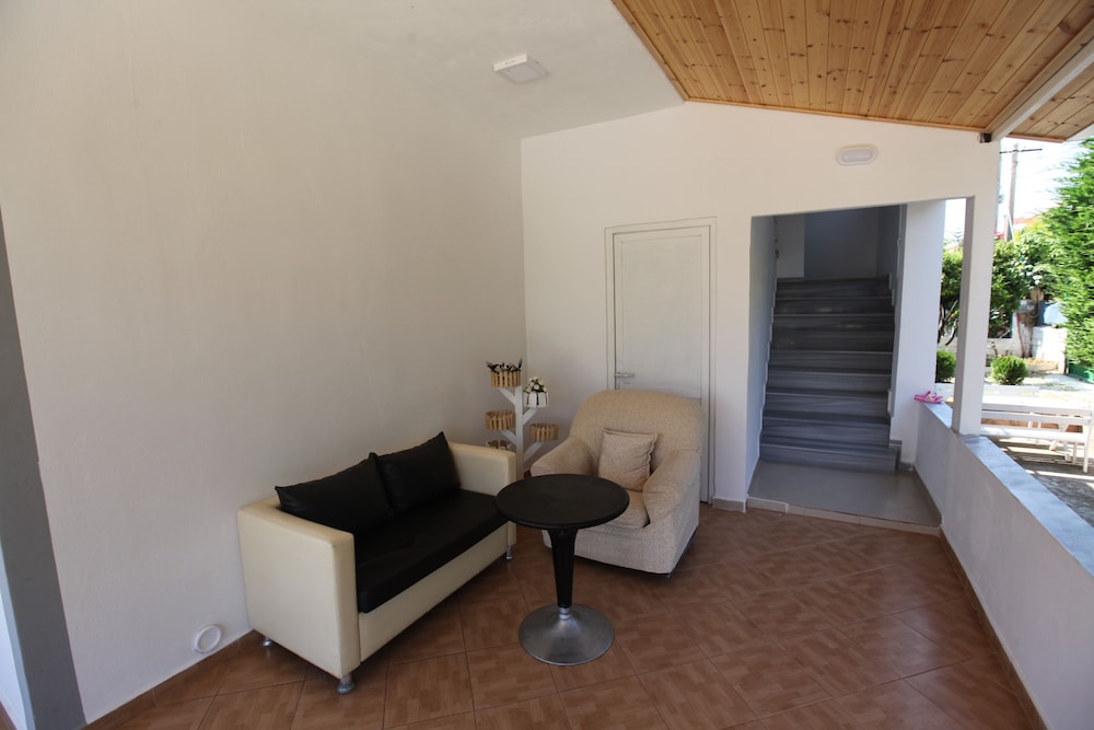 Villa Shehu