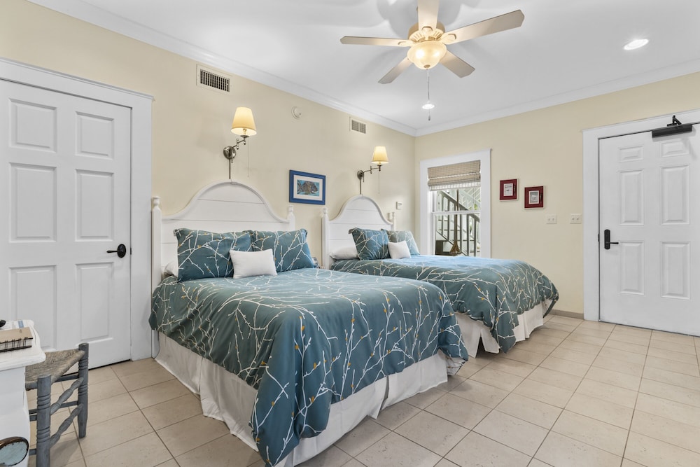 Bay Town Inn