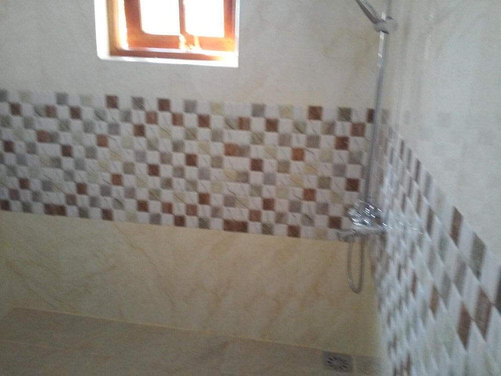 Lizzie Villa Guest House