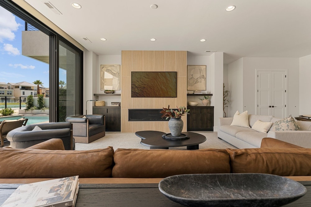 Luxury Beachside 7 Bedroom Home