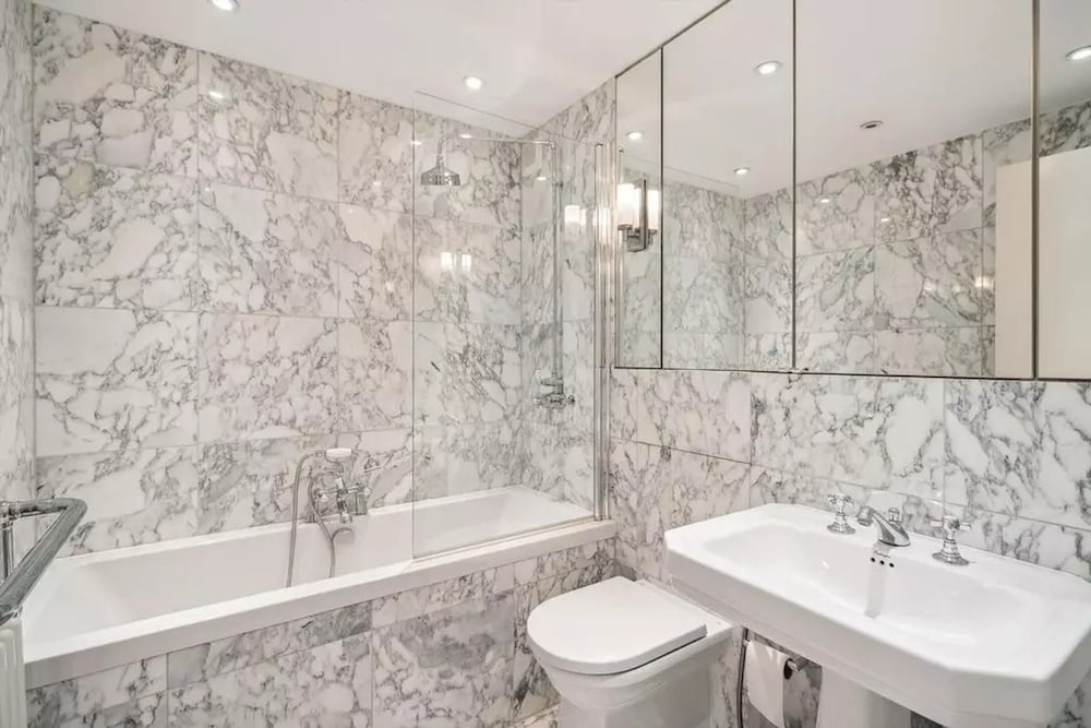 Luxurious 3-bed 2-bath Apartment in Belgravia