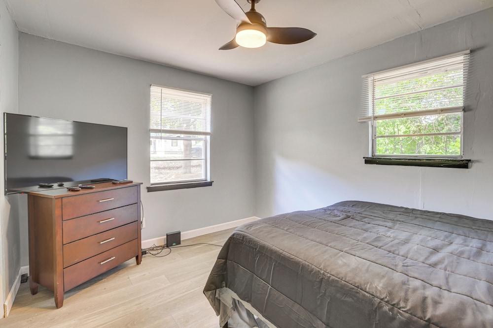 Pet-friendly Brent Home w/ Spacious & Fenced Yard! view 2