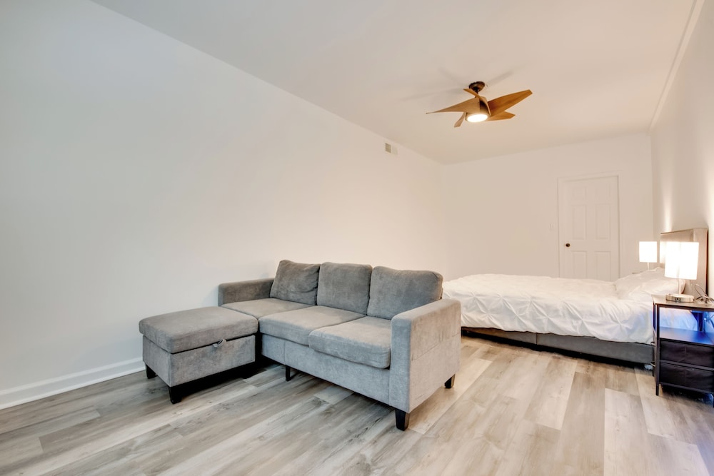 Near Trails & Live Music: Cozy Atlanta Apt!