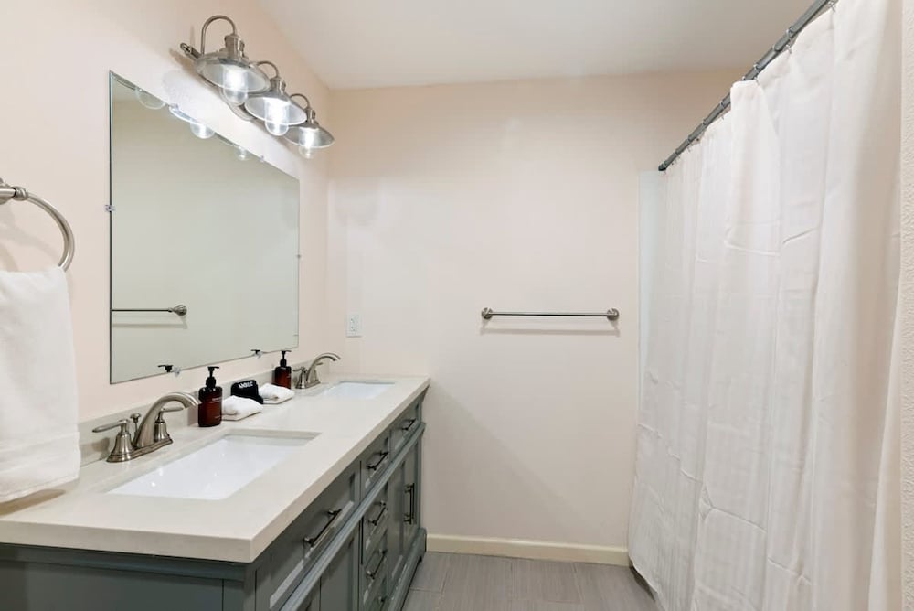 Spacious Single Level Home In Poway