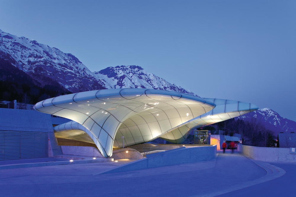 Hotel Urban Inn - Image 1