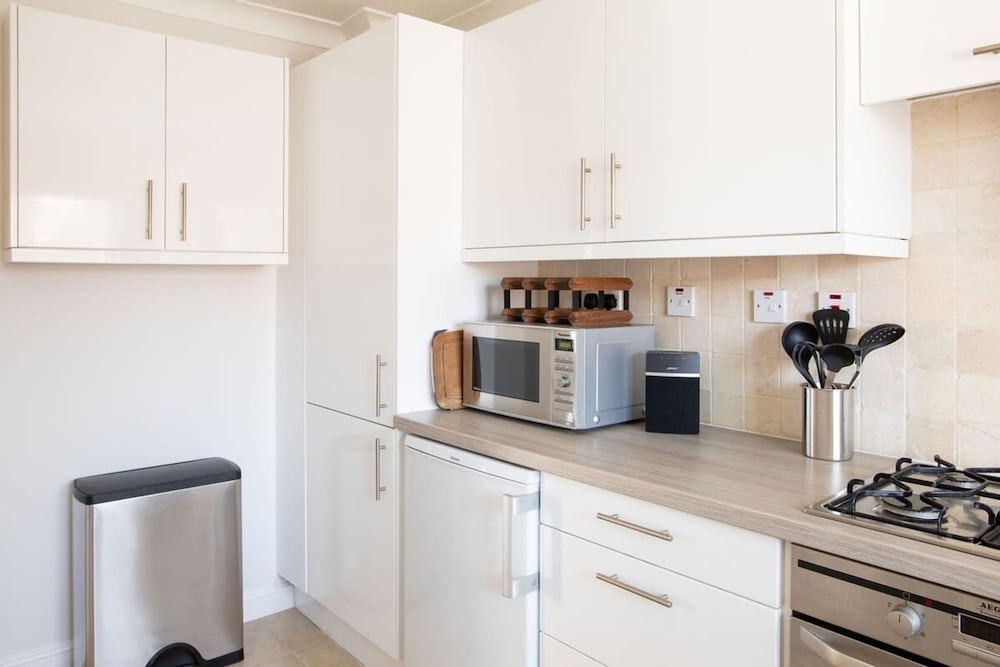 Central Chichester 3bd Mews House For Up To 6