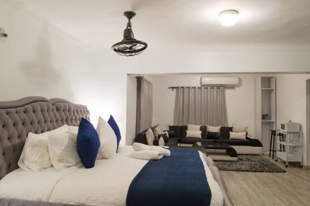 8 Bedrooms Penthouse, Jacuzzi & Private Terrace view 4