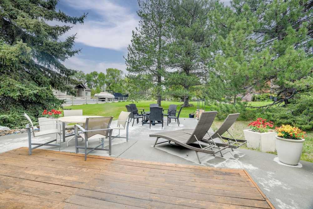 11 Mi to Bear World: Riverfront Getaway in Rigby