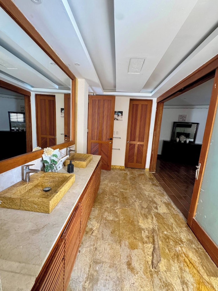Luxurious Punta Cana Villa With Private Pool & Beach Access