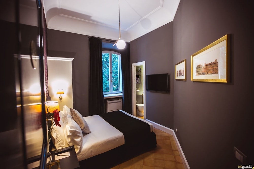 Parrasio Hotel