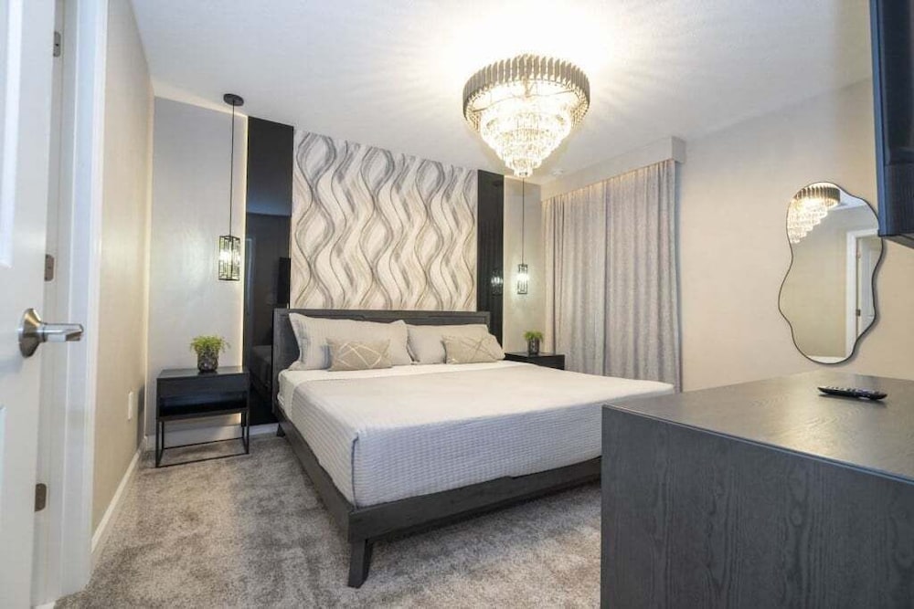 The Most Stunning Home With Everything You Want! 8 Bedroom Villa