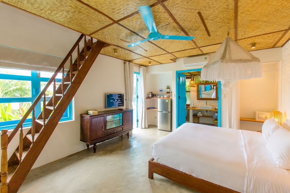 Life Beach Villa