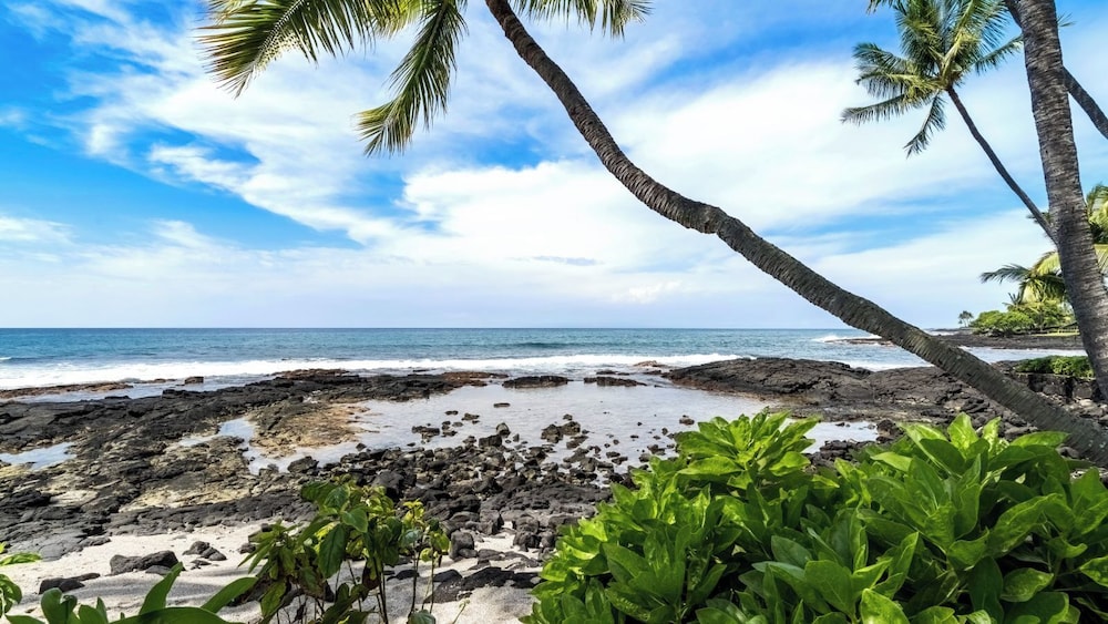 Ocean Front With Private Lanai - In-unit AC - Vrkcv
