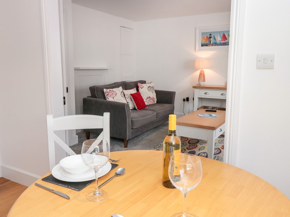 Apartment 2 @ 22 Foss Street view 5