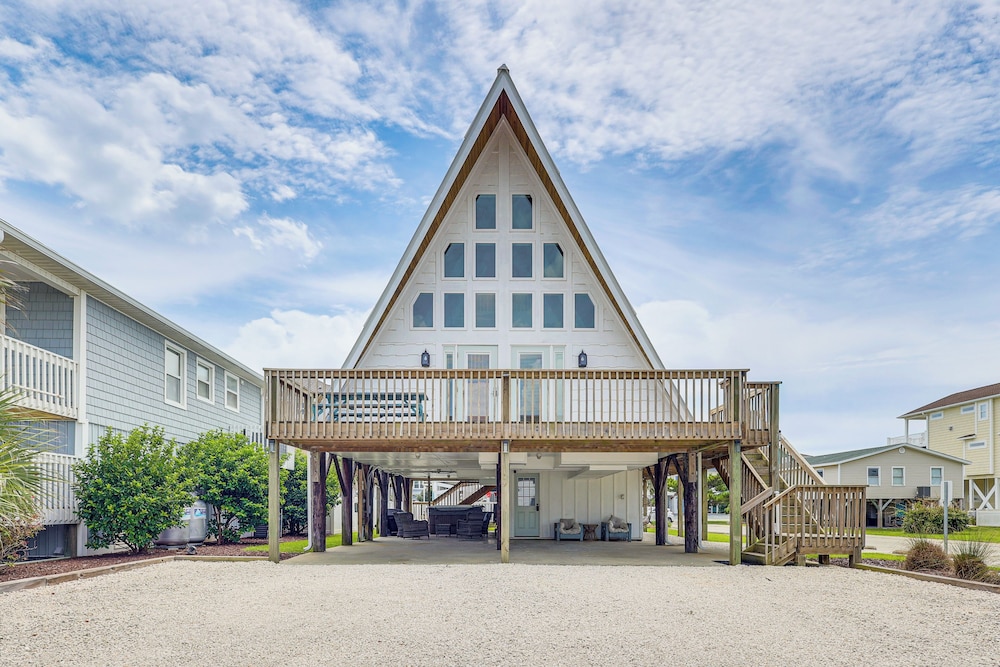 Unique A-frame Beach House: 'the Beacon at Oib'