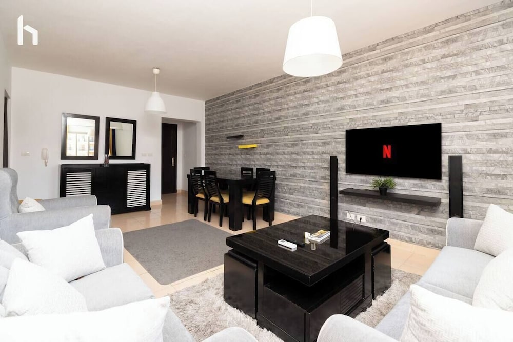 3Beds Apartment in Rehab City