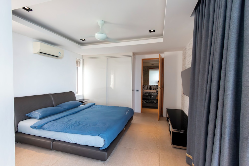 Seaview Hillside 3BR Infinity Pool V254