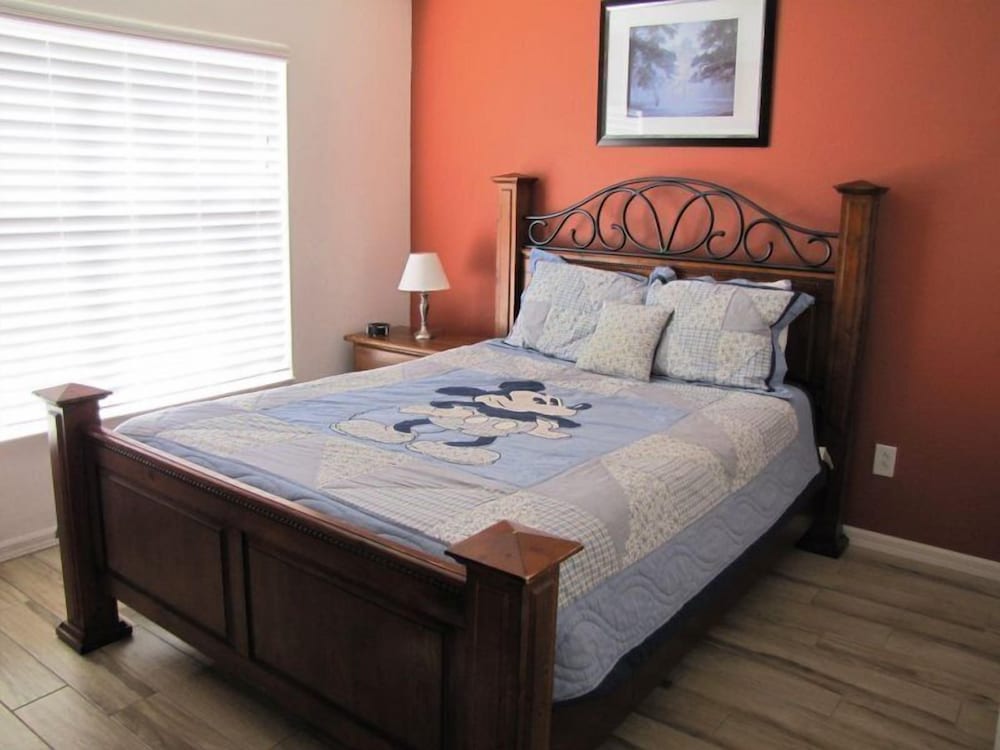 5 Br Pool Home with Spa in Aviana view 3