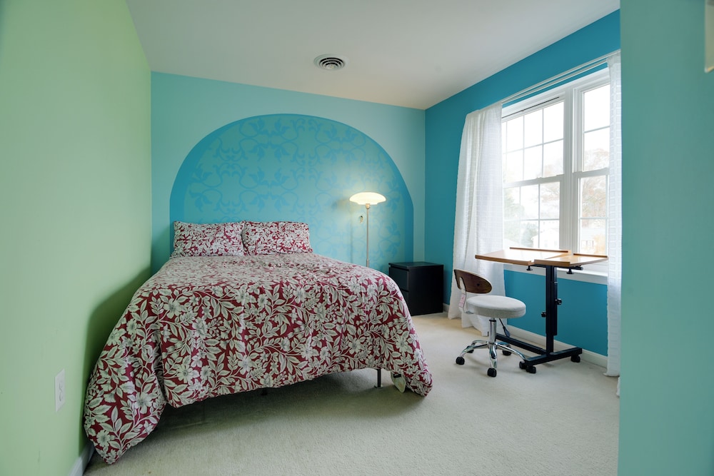 54 Mi to Dtwn DC: Spacious Family Home!