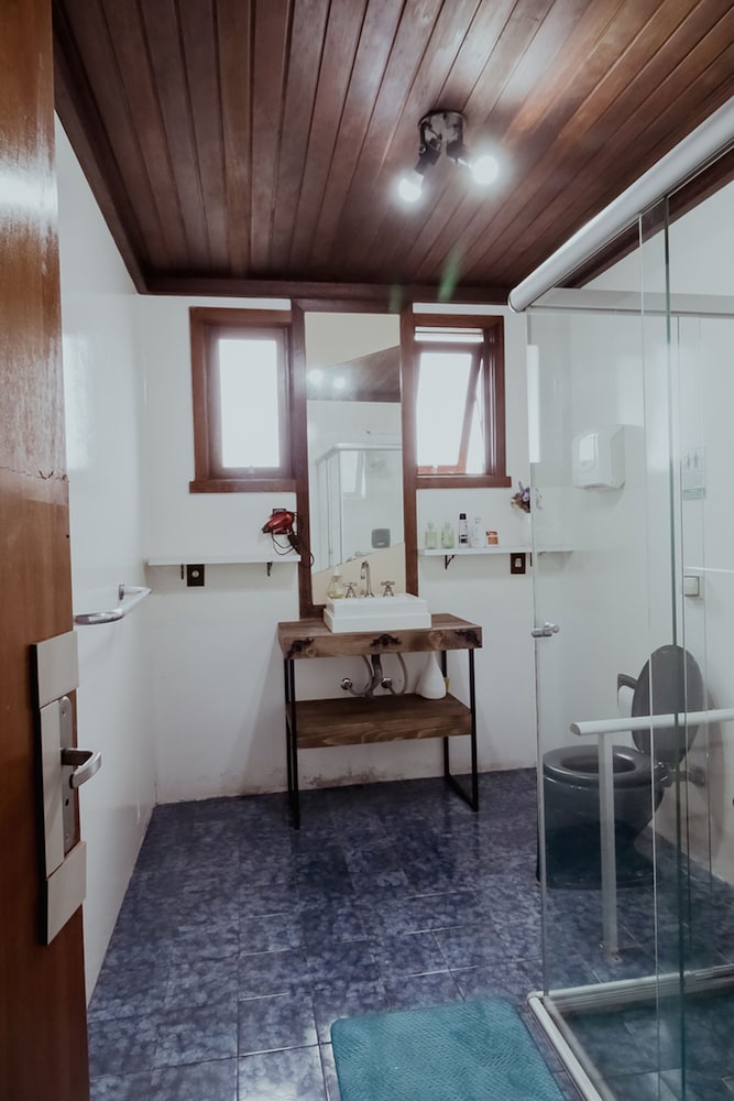 Tima Casa Ampla em Localiza o Privilegiada