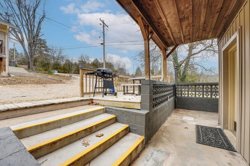 Hike, Boat, Fish & More: Table Rock Lake Cottage