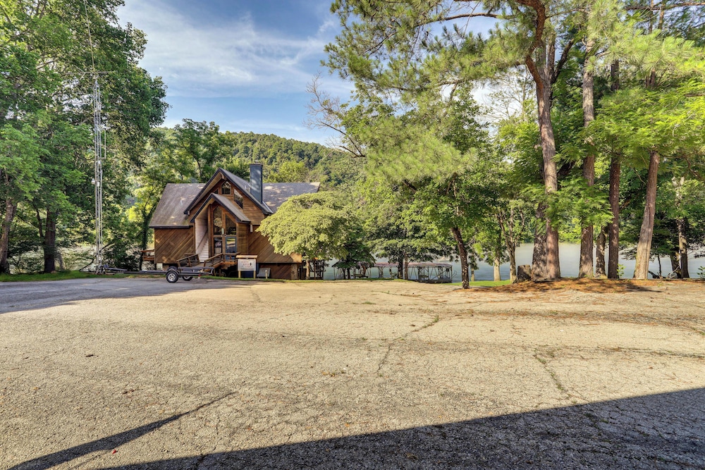 Steps to White River: Cabin Retreat w/ Dock Access