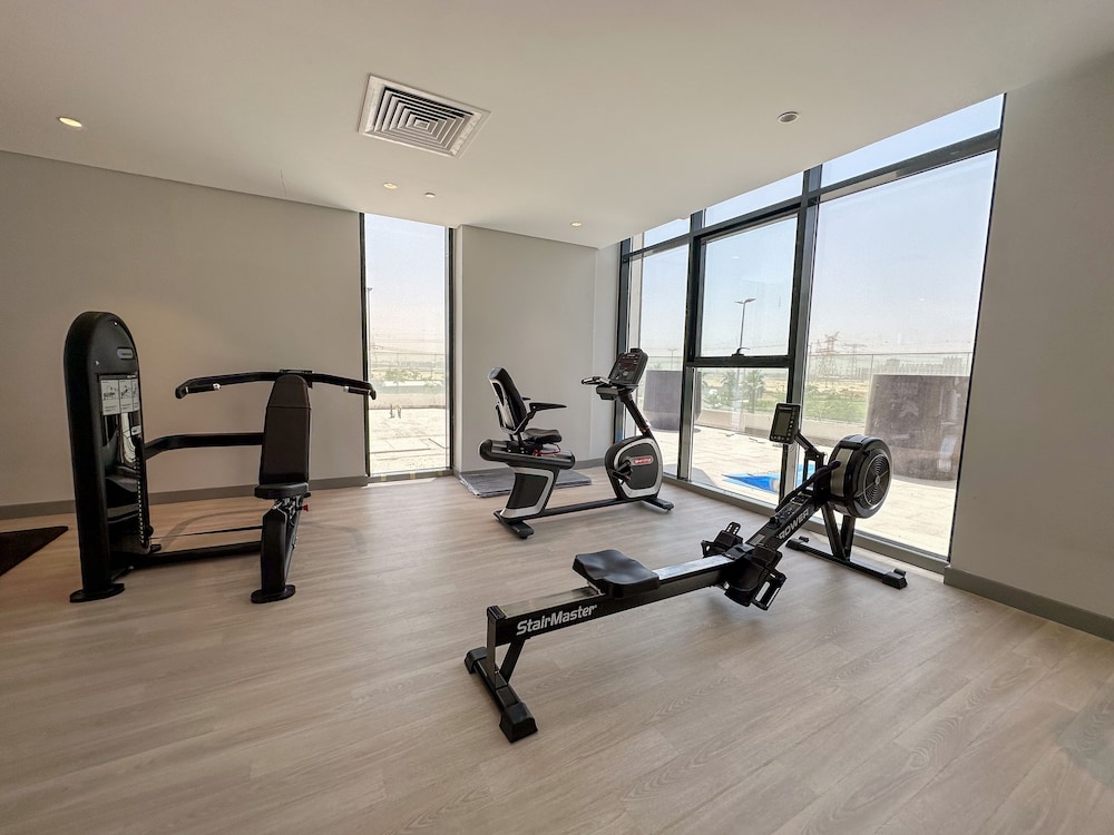 Luxury StayCation - Comfy Condo With Balcony In The Heart of Meydan — activities & amenities