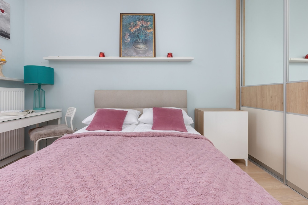 Cozy Nowaka-jezioranskiego by Renters view 5