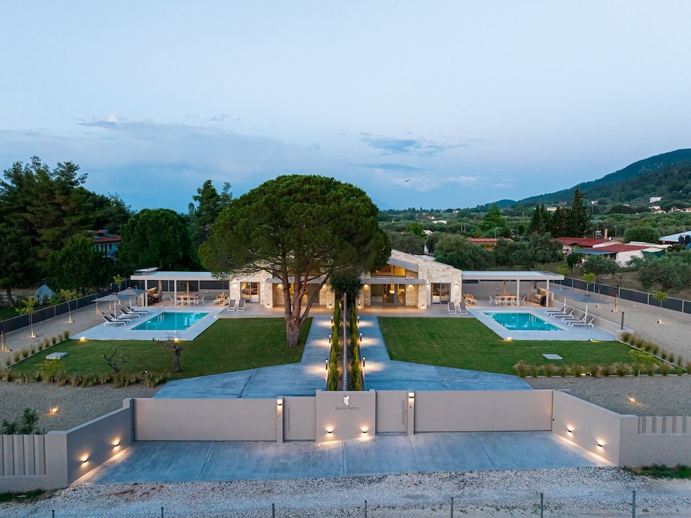 Terra Petra Luxury Villas - Luna Villa