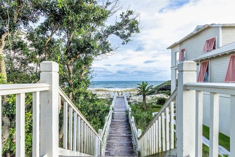 Beach Walk Retreat Heated Pool Golf Views Main Guest House Sleeps 15