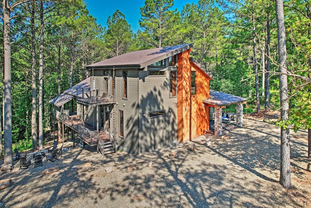Broken Bow Cabin < 9 Mi to Choctaw Landing Casino view 5
