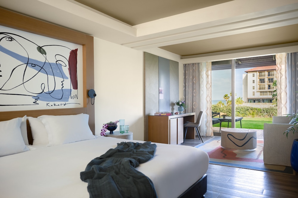 Dan Accadia Hotel
