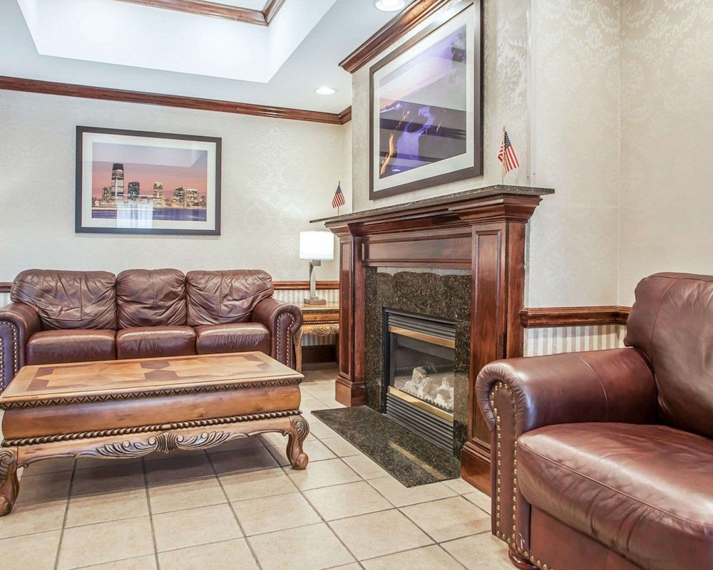 Comfort Inn & Suites Carneys Point - Pennsville view 4