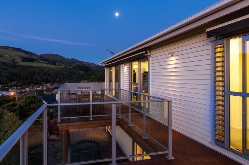 Baldwin Street BNB