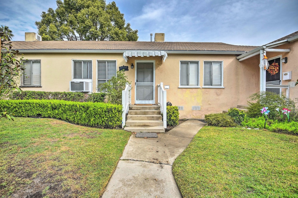 Burbank Vacations - Stylish Modern Burbank Gem w/ Private Yard! - Property Image 4