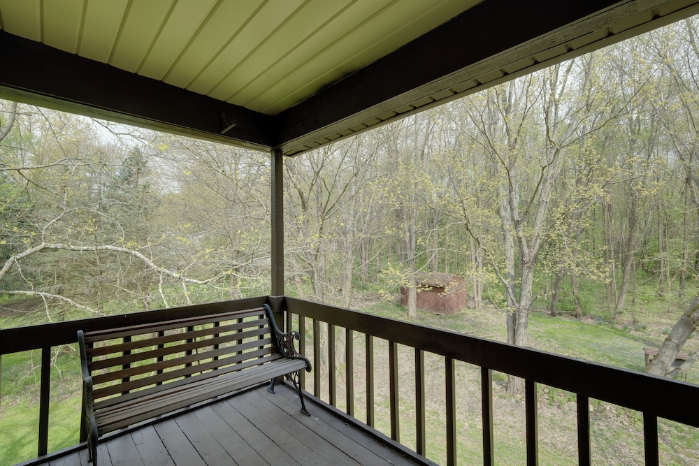 Bike, Fish, Golf & More: Stately Tudor in Mogadore