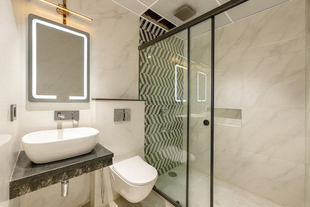 Hotel Grand Shalimar by JMD Group