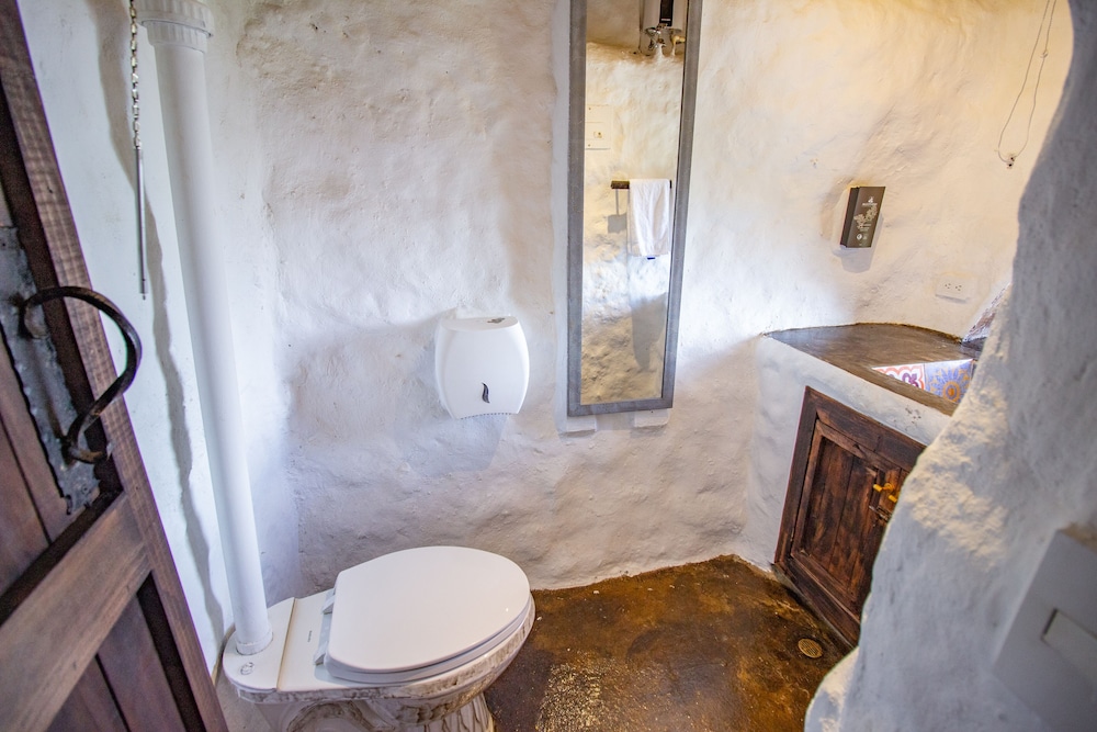 HOBBIT HOTEL