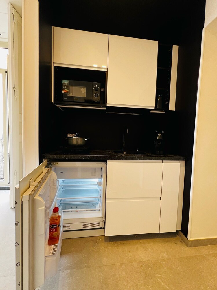 Alyde Apartments