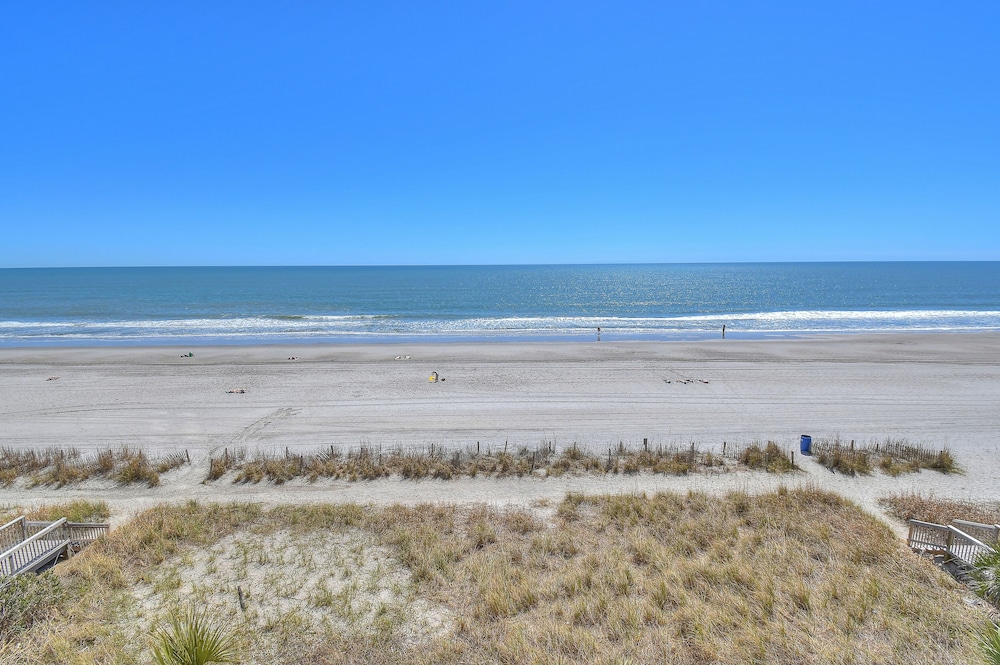 The Palace Resort by Elliott Beach Rentals