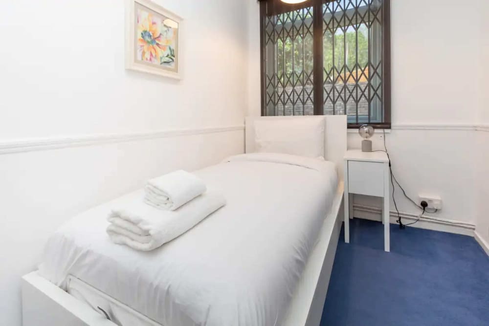 Spacious & Welcoming 4BD House - Kennington