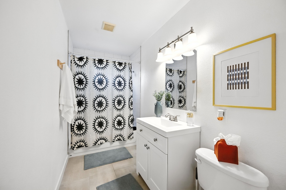 Family-friendly Arvada Getaway With Games Galore 4 Bedroom Home