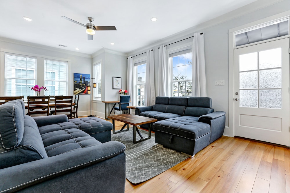 New Orleans Vacations - Stunning 4 5 BRs w Pool by Hosteeva - Property Image 26