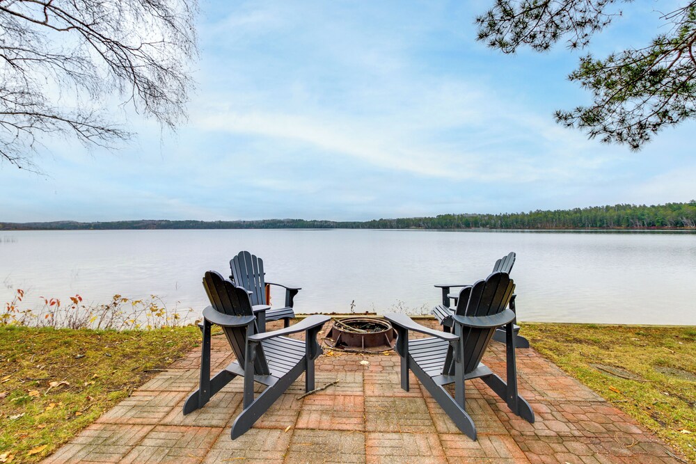 Short Drive to Itasca State Park - Waterfront Home
