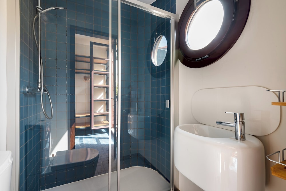 Rivol3 · Stunning 1BR w/ Private Terrace