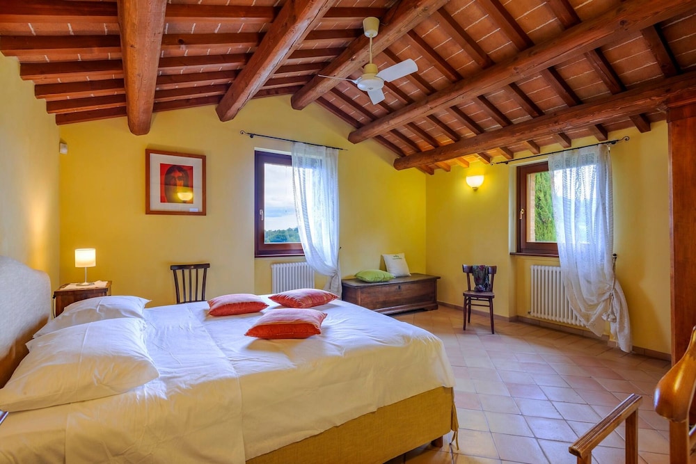 Villa Emilianna 12 2 by Marche Holiday Villas